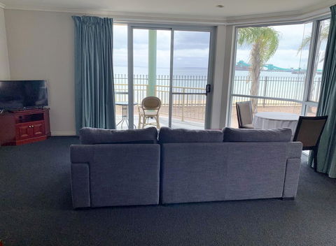 Hilton Beachfront Motel - Melbourne 4u 7
