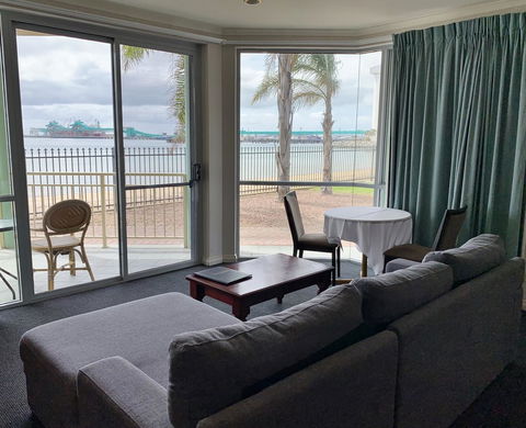 Hilton Beachfront Motel - Melbourne 4u 15