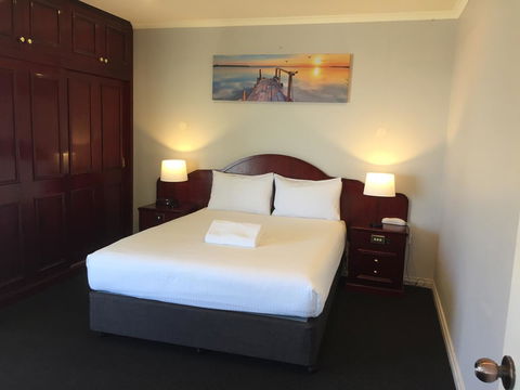 Hilton Beachfront Motel - Melbourne 4u 8