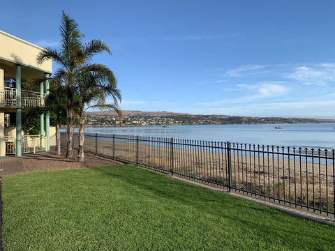 Hilton Beachfront Motel - Melbourne 4u 4