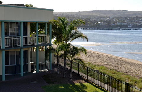 Hilton Beachfront Motel - Melbourne 4u 40
