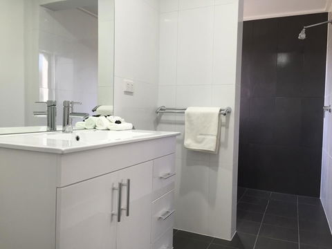 Hilton Beachfront Motel - Melbourne 4u 37