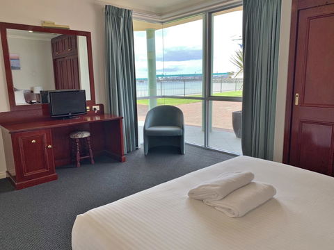 Hilton Beachfront Motel - Melbourne 4u 14