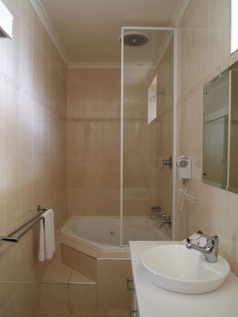 Hilton Beachfront Motel - Melbourne 4u 44