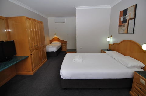 Hilton Beachfront Motel - Melbourne 4u 36