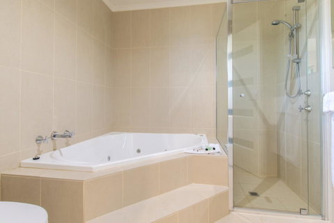 Mick O\'Sheas - Accommodation Melbourne 22
