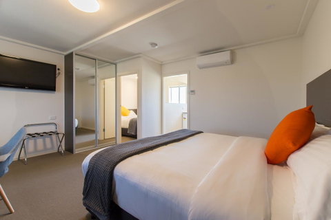 Mick O\'Sheas - Accommodation Melbourne 14