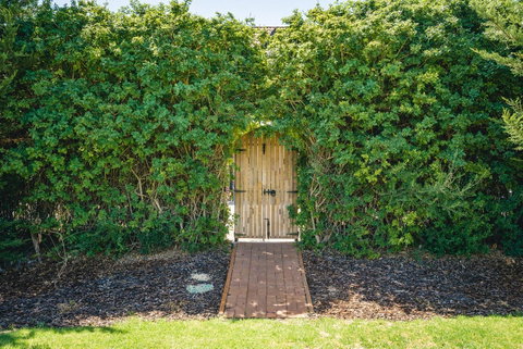 Mick O\'Sheas - Accommodation Melbourne 32
