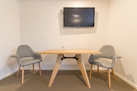 Mick O\'Sheas - Accommodation Melbourne 8