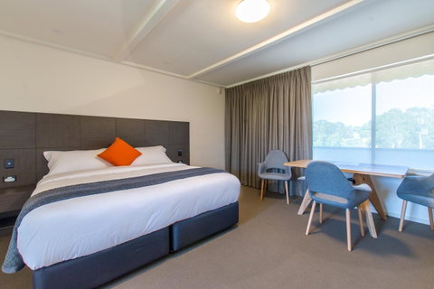 Mick O\'Sheas - Accommodation Melbourne 16