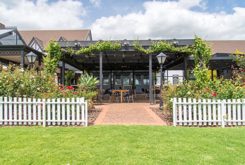 Mick O\'Sheas - Accommodation Melbourne 39