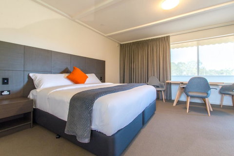 Mick O\'Sheas - Accommodation Melbourne 0