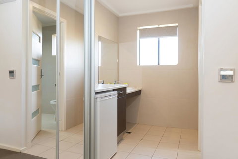 Mick O\'Sheas - Accommodation Melbourne 3