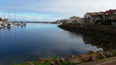 Townhouse On The Marina - Accommodation Melbourne 14