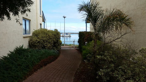 Townhouse On The Marina - Accommodation Melbourne 6