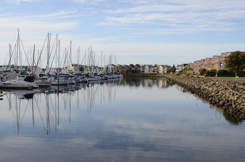 Townhouse On The Marina - Accommodation Melbourne 7