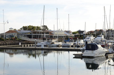 Townhouse On The Marina - Accommodation Melbourne 12