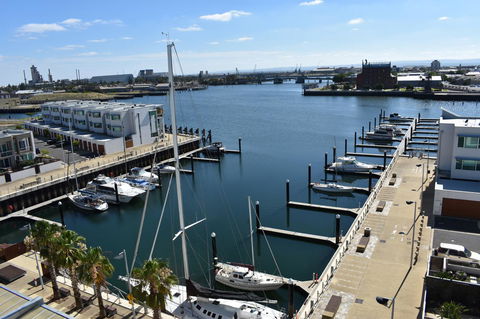 Breakwater Apartment - Accommodation Melbourne 2