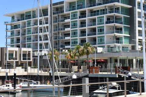 Breakwater Apartment - Accommodation Melbourne 0