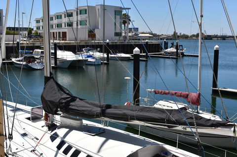 Breakwater Apartment - Accommodation Melbourne 6