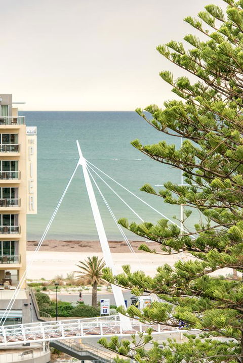 Beachside Luxury & Comfort, Ocean Views In Glenelg - Accommodation Melbourne 0