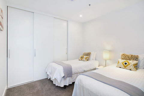 Beachside Luxury & Comfort, Ocean Views In Glenelg - Accommodation Melbourne 17