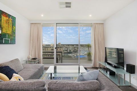 Beachside Luxury & Comfort, Ocean Views In Glenelg - Accommodation Melbourne 8