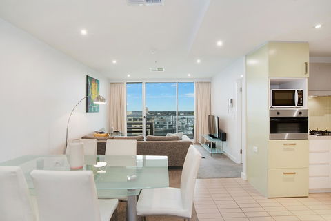 Beachside Luxury & Comfort, Ocean Views In Glenelg - Accommodation Melbourne 7