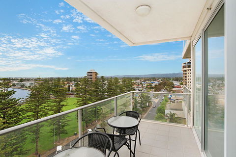 Beachside Luxury & Comfort, Ocean Views In Glenelg - Accommodation Melbourne 23
