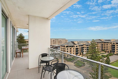 Beachside Luxury & Comfort, Ocean Views In Glenelg - Accommodation Melbourne 2
