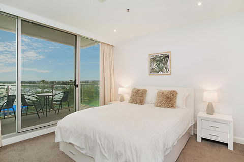 Beachside Luxury & Comfort, Ocean Views In Glenelg - Accommodation Melbourne 12