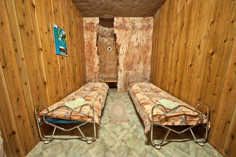 Radeka Downunder Underground Motel - Accommodation Melbourne 6