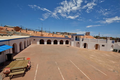 Radeka Downunder Underground Motel - Accommodation Melbourne 11