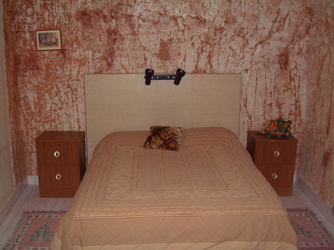 Radeka Downunder Underground Motel - Accommodation Melbourne 9