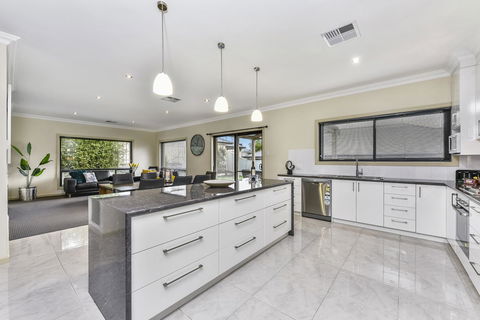 Accommodation On Lansell 2 - Accommodation Melbourne 4