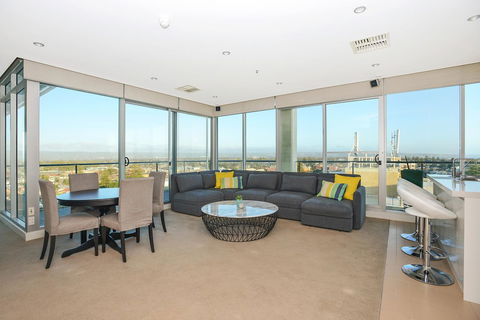 Glenelg Skyline Penthouse - Accommodation Melbourne 8