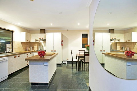 The Palms - Accommodation Melbourne 14