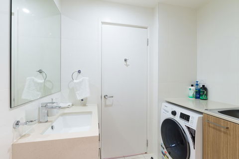 Ther-Rich 2Brm CBD Apartment - Accommodation Melbourne 28