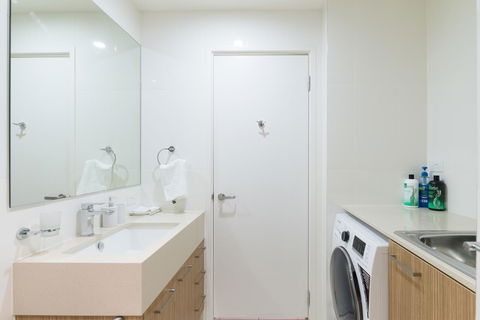 Ther-Rich 2Brm CBD Apartment - Accommodation Melbourne 30