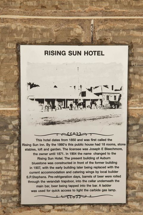 The Rising Sun Hotel - Accommodation Melbourne 3