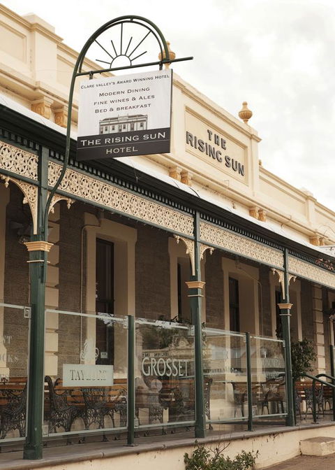 The Rising Sun Hotel - Accommodation Melbourne 12