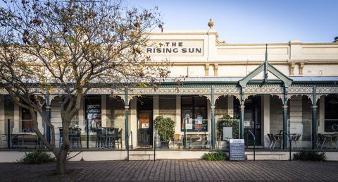 The Rising Sun Hotel - Accommodation Melbourne 2