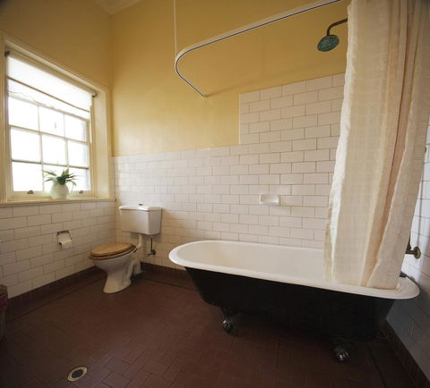 The Rising Sun Hotel - Accommodation Melbourne 7
