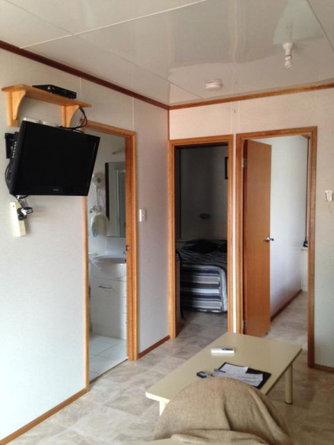 Wudinna Gawler Ranges Motel And Caravan Park - Melbourne 4u 2