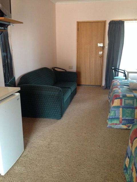 Wudinna Gawler Ranges Motel And Caravan Park - Melbourne 4u 7