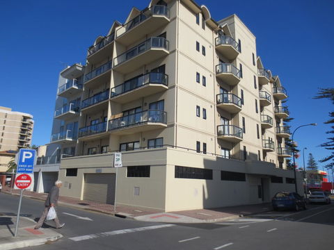 Holdfast Shores Apartments - Accommodation Melbourne 0