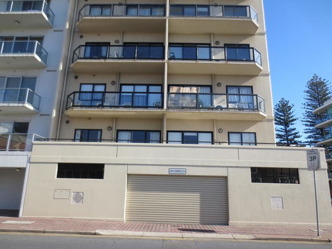 Holdfast Shores Apartments - Accommodation Melbourne 12