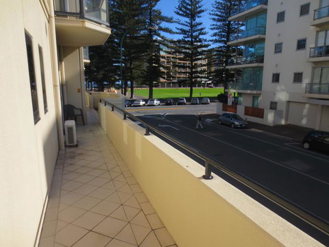 Holdfast Shores Apartments - Accommodation Melbourne 13