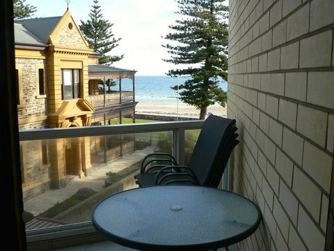 South Esplanade Apartment - Accommodation Melbourne 6