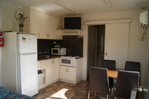 Ardrossan Caravan Park - Melbourne 4u 17